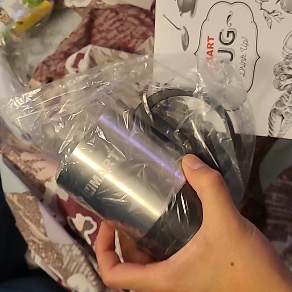 2 Hmart korean supermarket Ltd edition mug & 2023 calendar - Picture 5 of 7